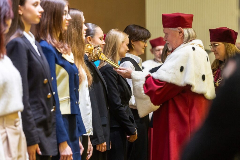 Vivat Academia, vivant Professores!