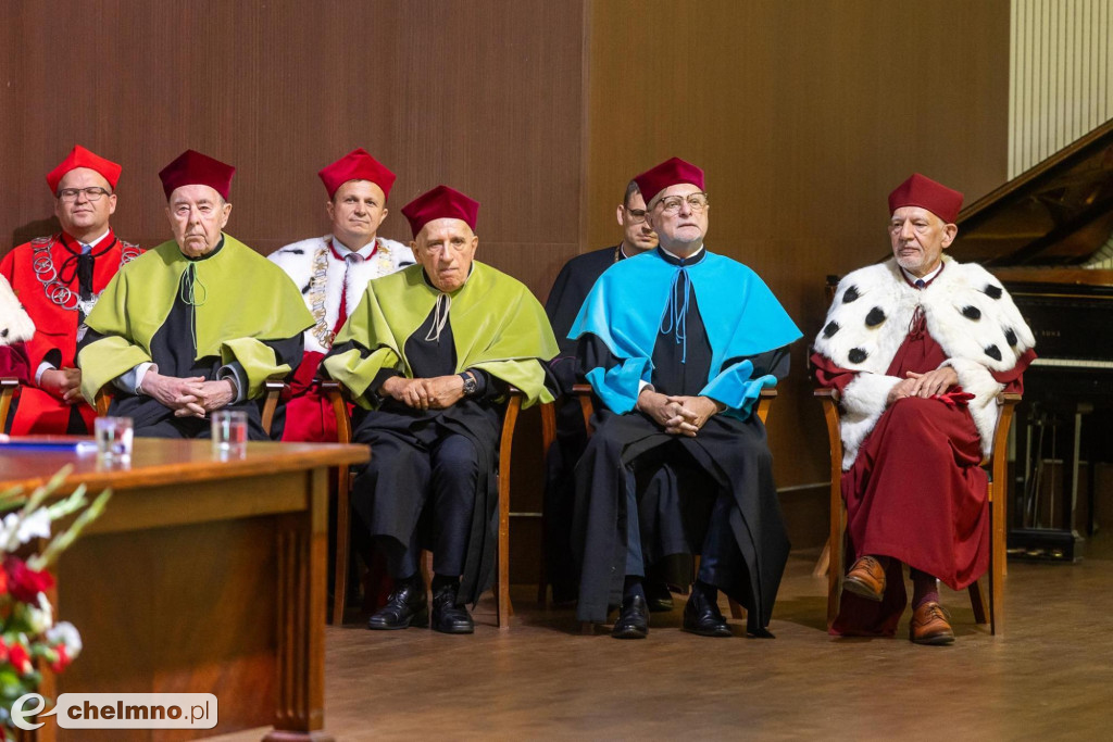 Vivat Academia, vivant Professores!