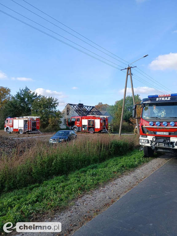 Aż 10 zastępów straży pożarnej gasiło pożar budynku w Bągarcie