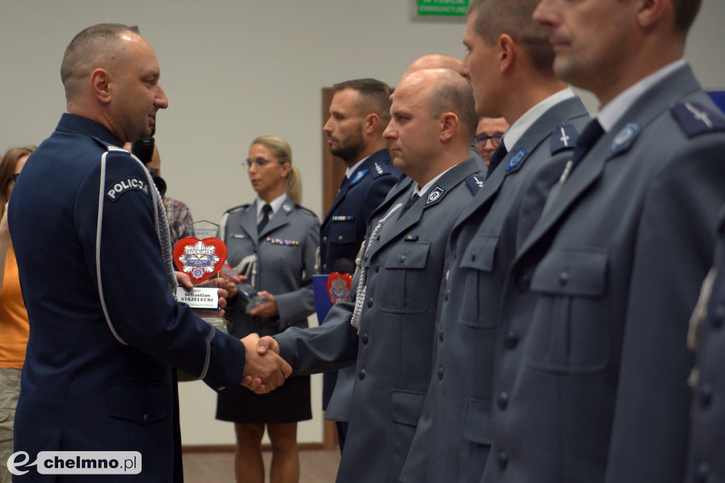 Policjanci z Chełmna otrzymali „Kryształowe Serca” za uratowanie życia kobiety