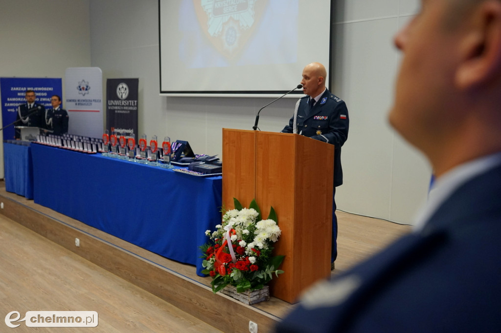 Policjanci z Chełmna otrzymali „Kryształowe Serca” za uratowanie życia kobiety