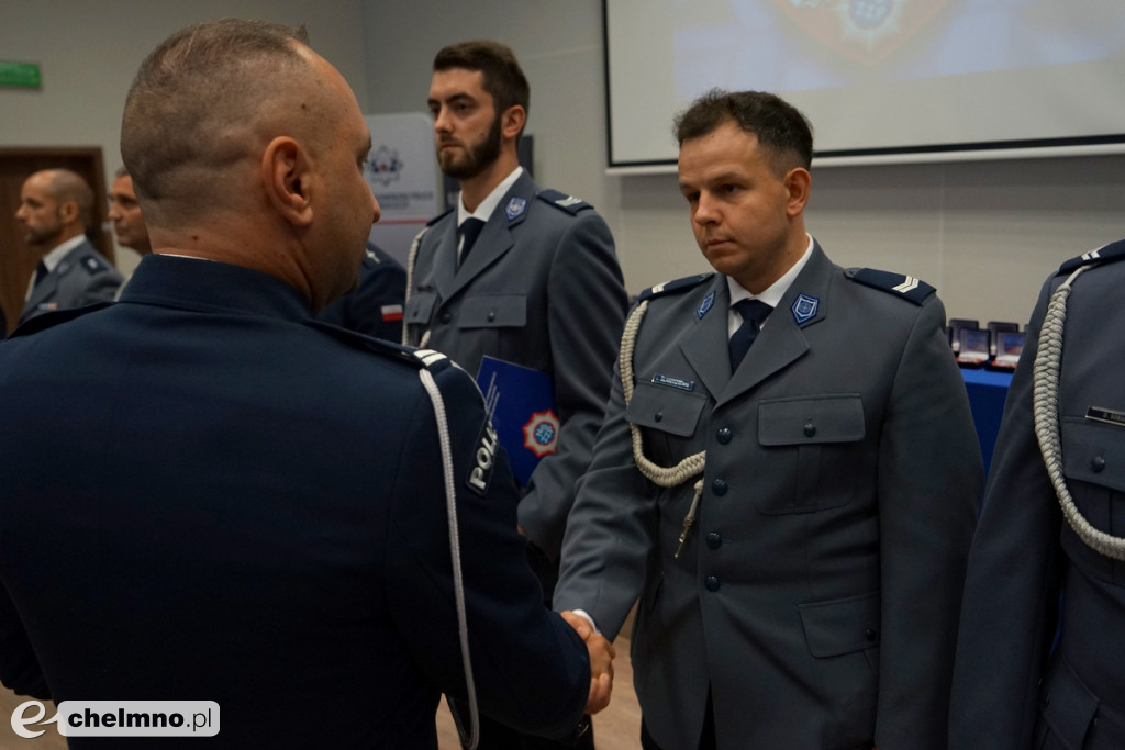 Policjanci z Chełmna otrzymali „Kryształowe Serca” za uratowanie życia kobiety