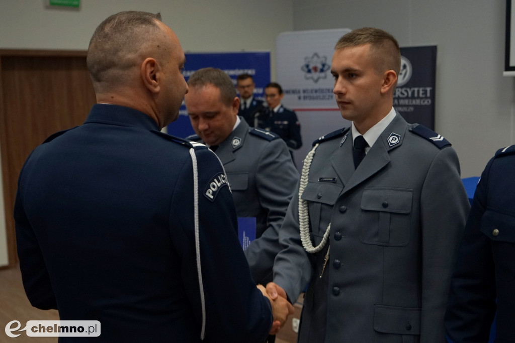 Policjanci z Chełmna otrzymali „Kryształowe Serca” za uratowanie życia kobiety