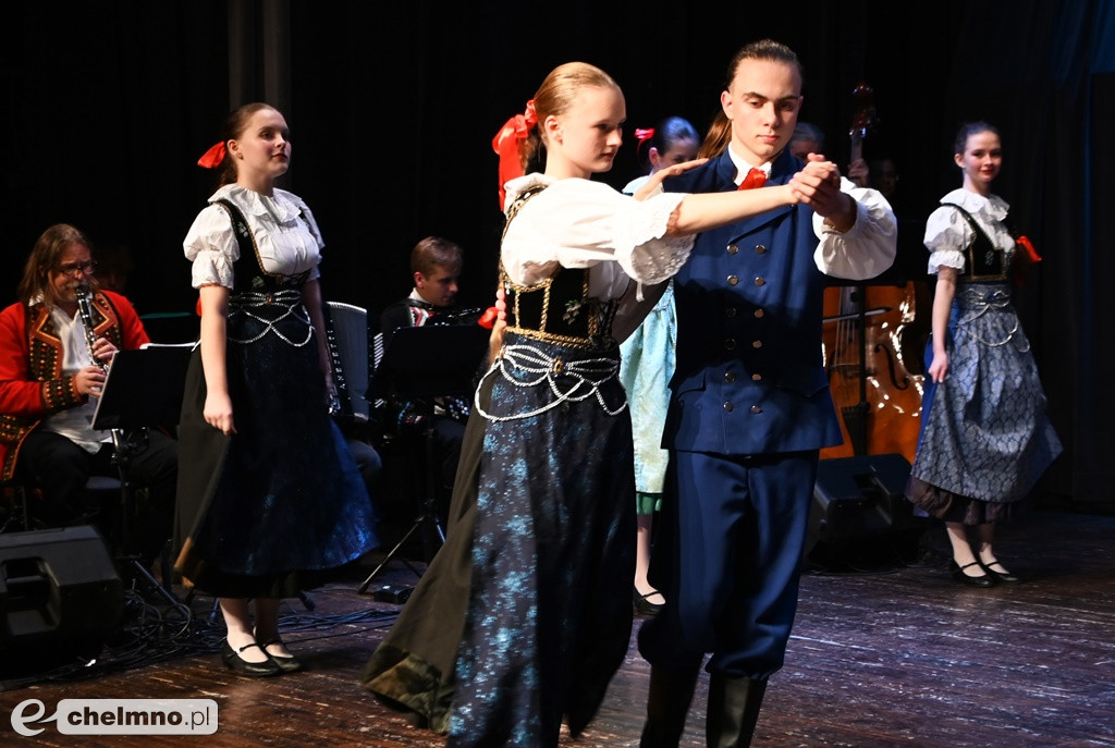 Wspaniały Jubileusz 45-lecia Zespołu Pieśni i Tańca 