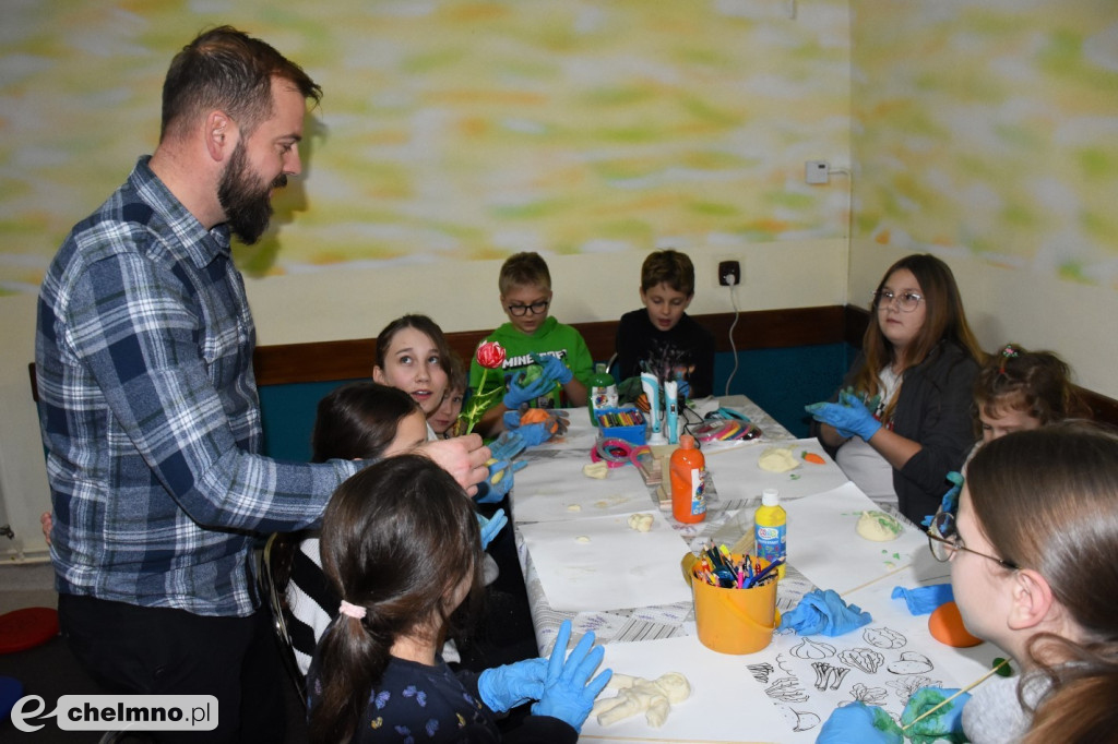 Spotkania w „wiejskich manufakturach” rzeźby