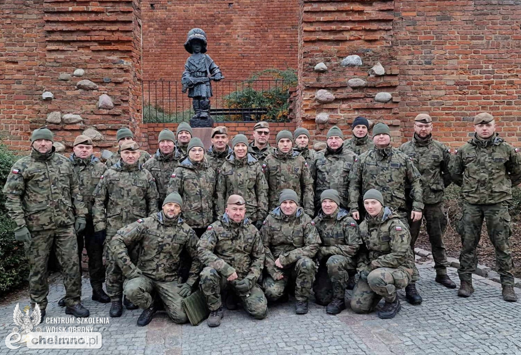 Oddali hołd bohaterom - podróż podoficerów CSWOT