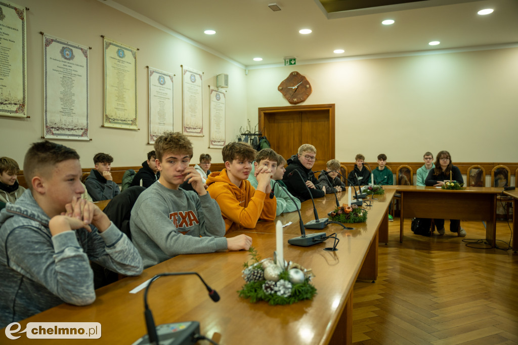 Ciekawa lekcja WOSu w Urzędzie Miasta Chełmna