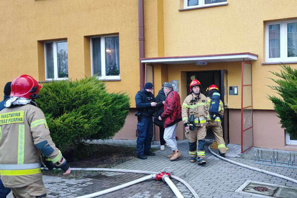 Pożar w jednym z mieszkań na Skłodowskiej - są poszkodowani!