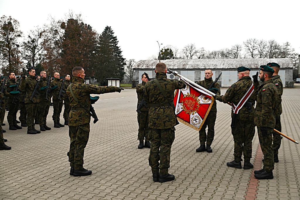 Przysięga wojskowa żołnierzy Dobrowolnej Zasadniczej Służby Wojskowej