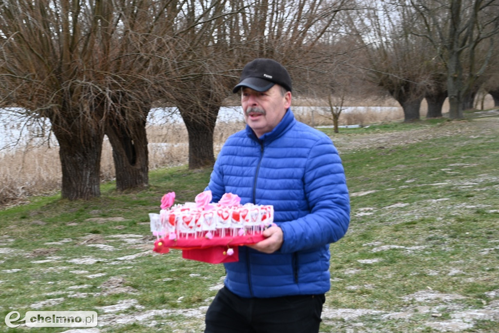 Oni pokazali, że są zakochani... w morsowaniu