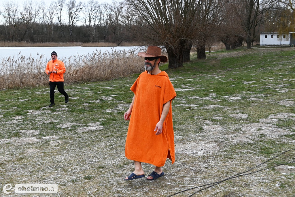 Oni pokazali, że są zakochani... w morsowaniu