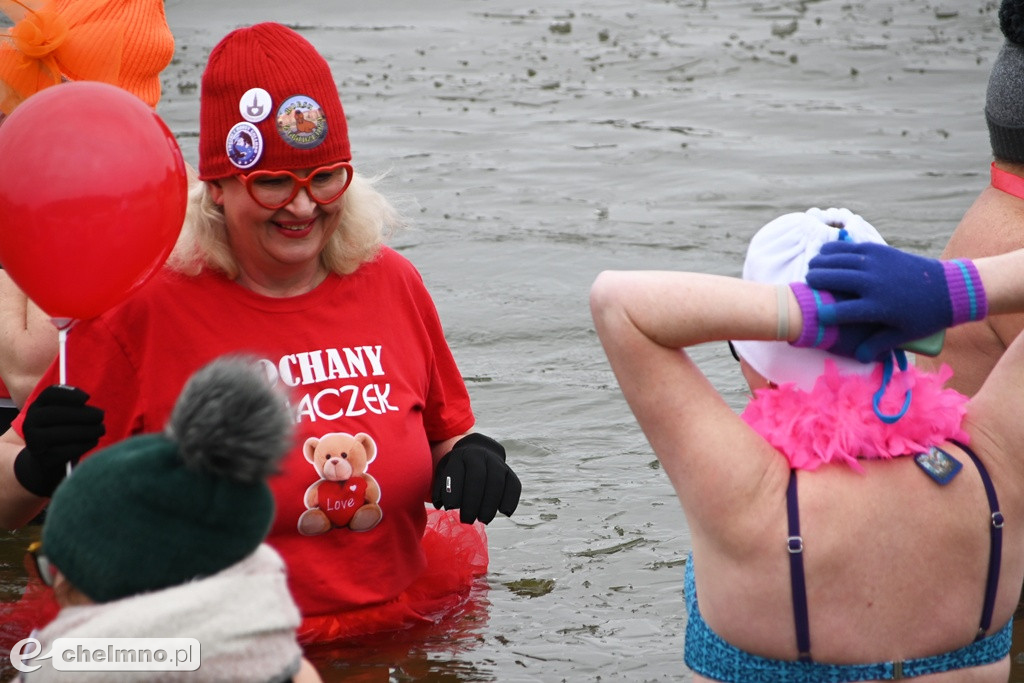 Oni pokazali, że są zakochani... w morsowaniu