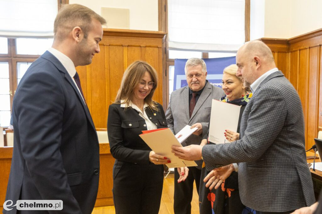 Nowe umowy FEdKP: edukacja, infrastruktura, przestrzeń publiczna