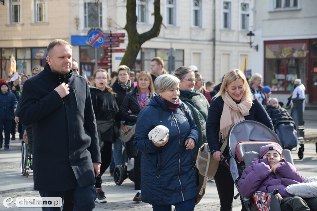 Happening z okazji Światowego Dnia Zespołu Downa i powitania WIOSNY