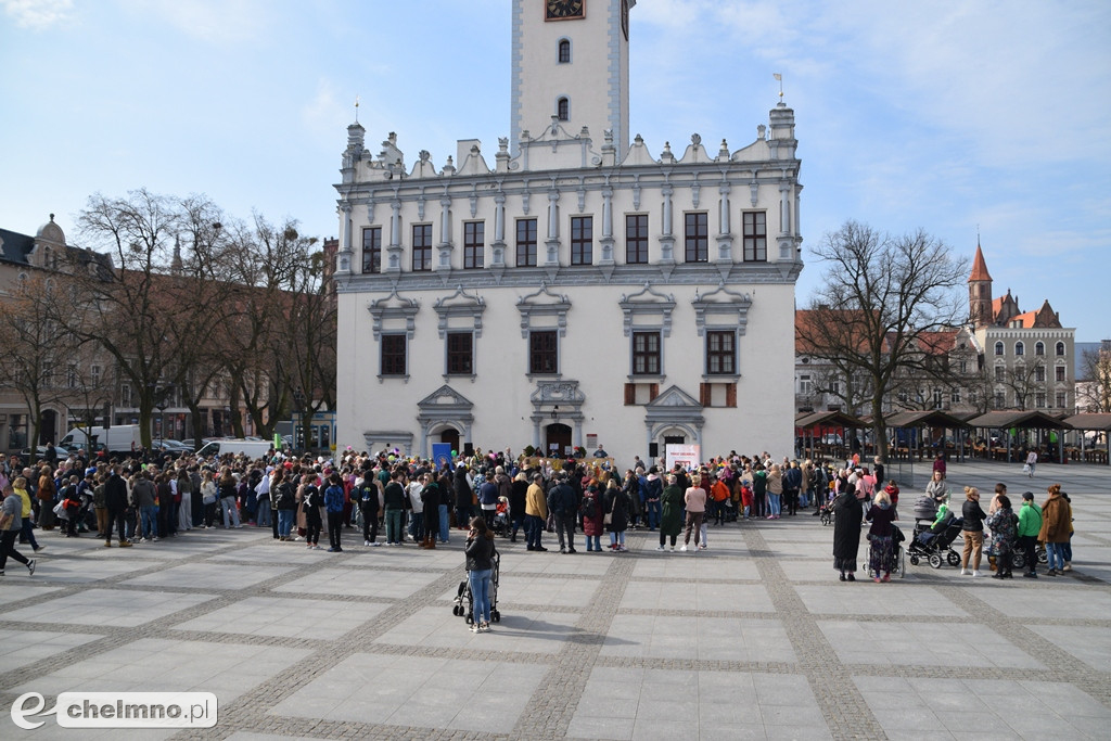 Happening z okazji Światowego Dnia Zespołu Downa i powitania WIOSNY