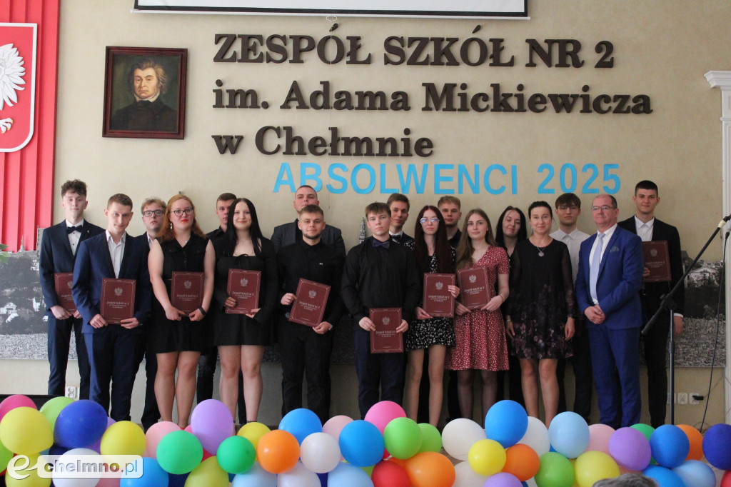 Wzruszające zakończenie roku szkolnego dla maturzystów ZS nr 2