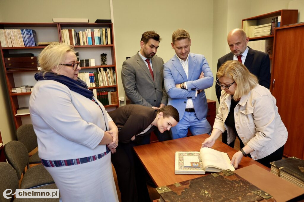 Wiceminister kultury z wizytą w Operze Nova