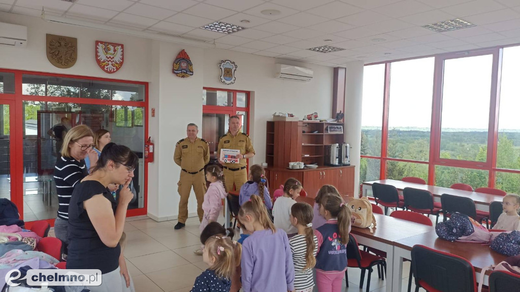 Przedszkolaki z wizytą w Komendzie Powiatowej PSP w Chełmnie
