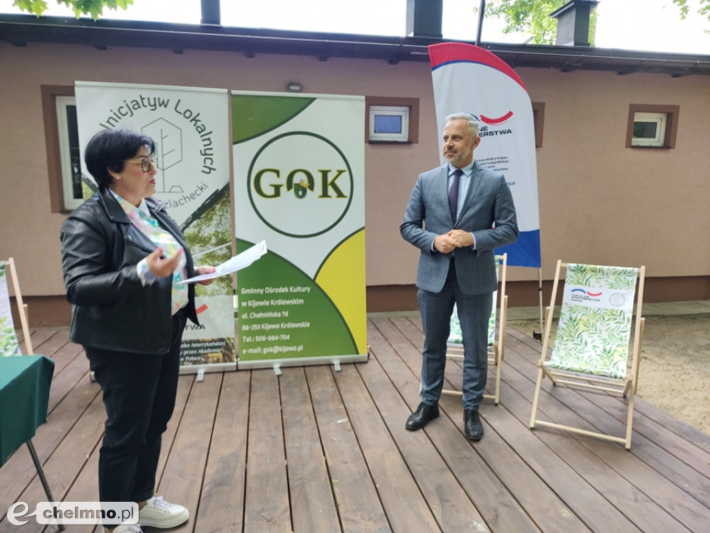 Podpisanie umów na realizację inicjatyw lokalnych