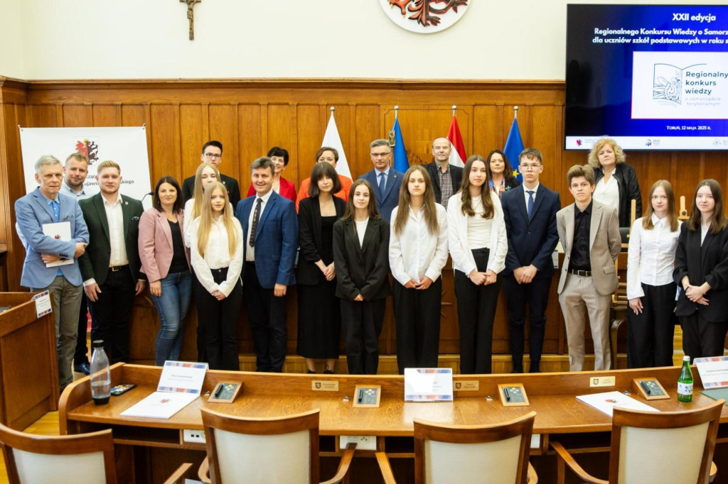 Uczniowie podstawówek nagrodzeni za wiedzę o samorządzie