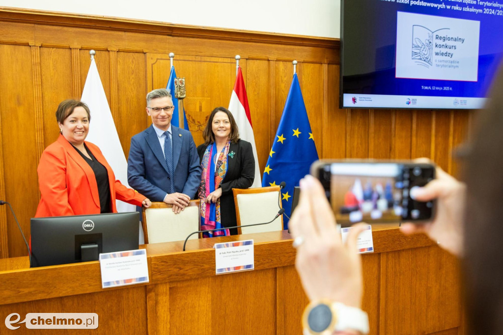 Uczniowie podstawówek nagrodzeni za wiedzę o samorządzie
