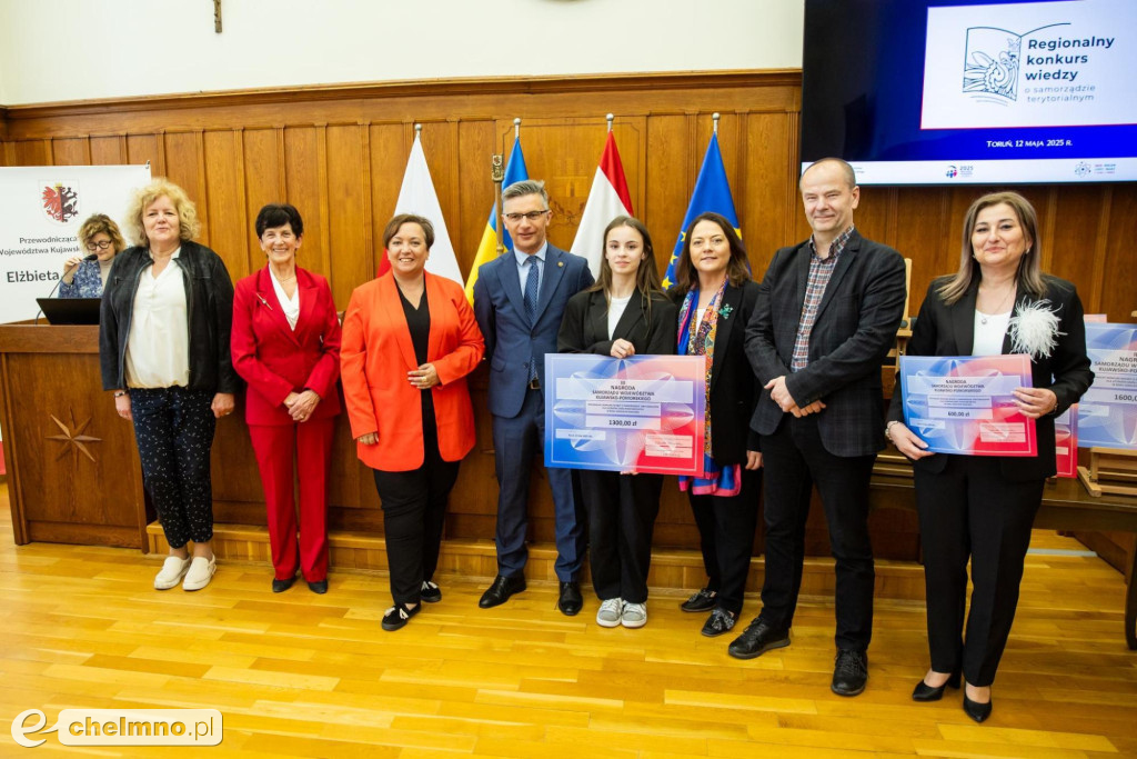 Uczniowie podstawówek nagrodzeni za wiedzę o samorządzie