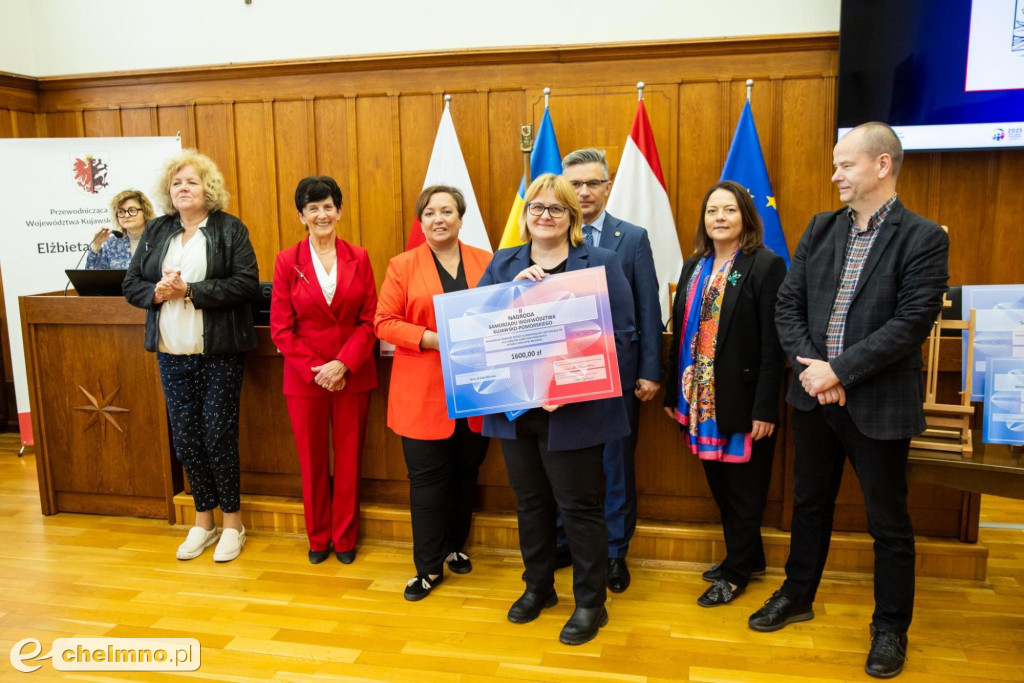 Uczniowie podstawówek nagrodzeni za wiedzę o samorządzie