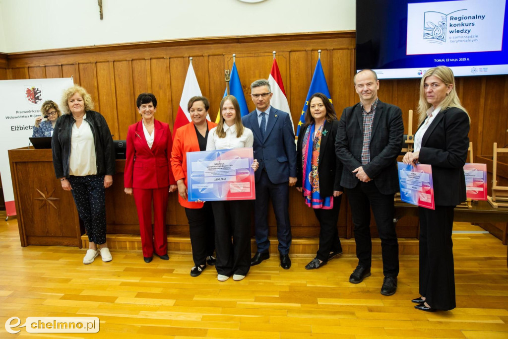 Uczniowie podstawówek nagrodzeni za wiedzę o samorządzie