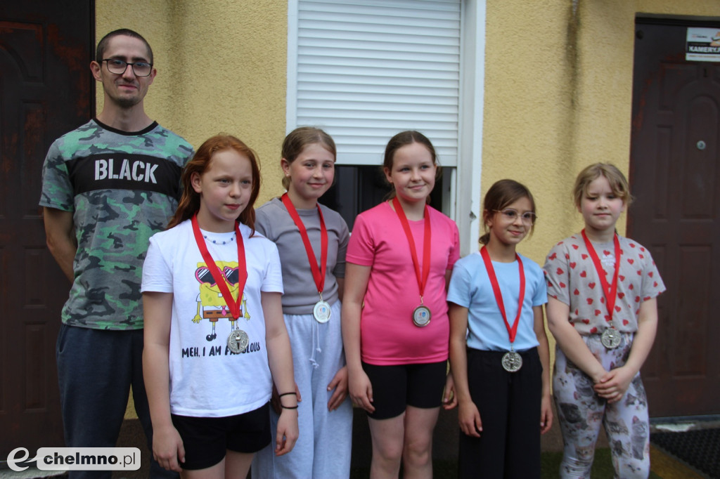 “DWÓJKA” i “JEDYNKA” mistrzami Chełmna w Trójboju LA