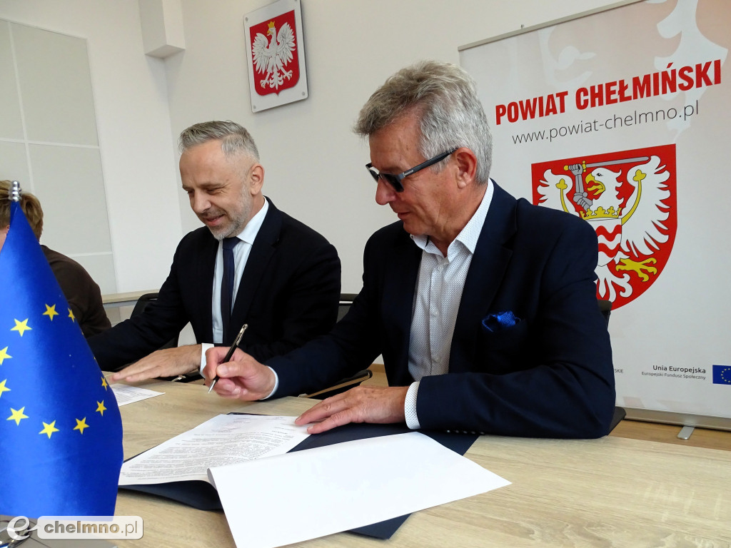 Podpisanie umowy w ramach konkursu „Produkt lokalny Powiatu Chełmińskiego\