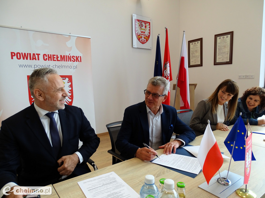 Podpisanie umowy w ramach konkursu „Produkt lokalny Powiatu Chełmińskiego\