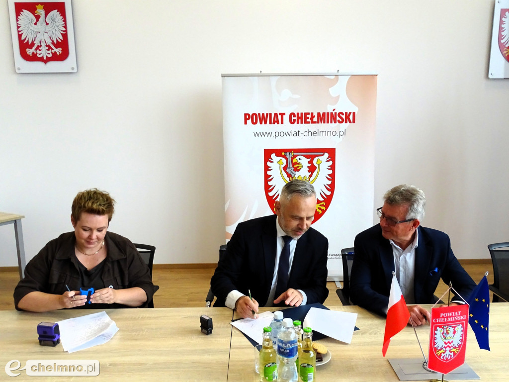 Podpisanie umowy w ramach konkursu „Produkt lokalny Powiatu Chełmińskiego\