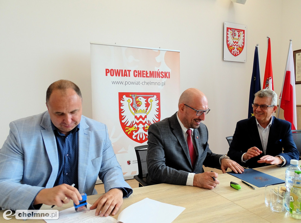 Podpisanie umowy w ramach konkursu „Produkt lokalny Powiatu Chełmińskiego\