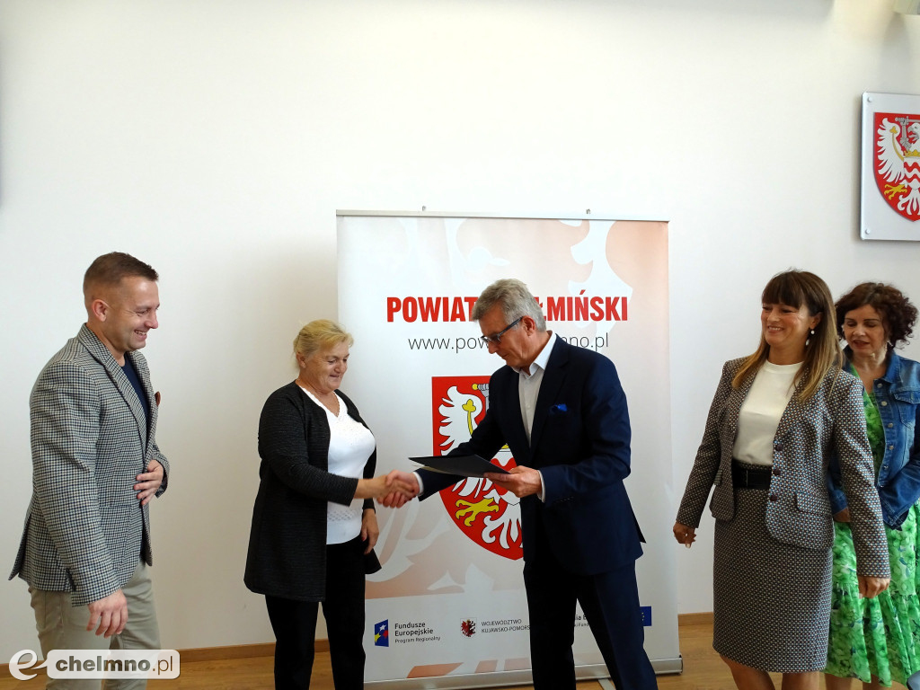 Podpisanie umowy w ramach konkursu „Produkt lokalny Powiatu Chełmińskiego\