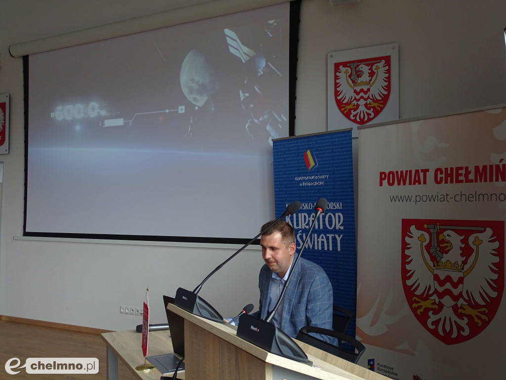 Samorządowcy, dyrektorzy szkół i nauczyciele poznawali zalety Erasmusa