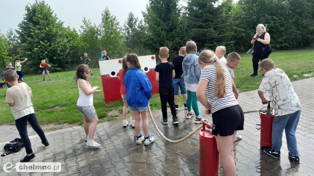 Uczniowie z wizytą u strażaków w ramach tygodnia bezpieczeństwa