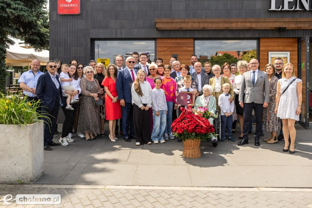 Setne urodziny mistrzyni haftu i sernika