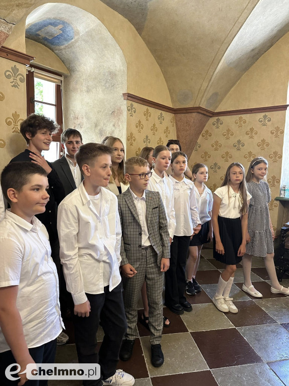 Burmistrz nagrodził najlepszych uczniów szkół podstawowych