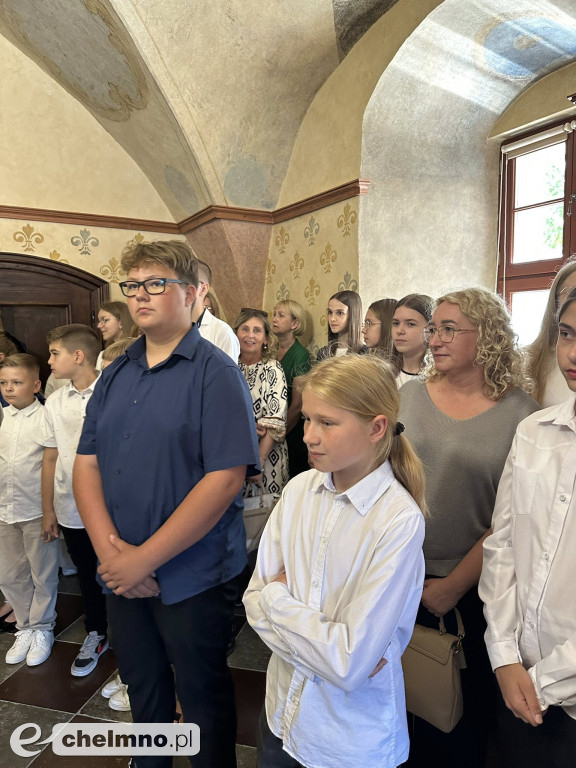 Burmistrz nagrodził najlepszych uczniów szkół podstawowych