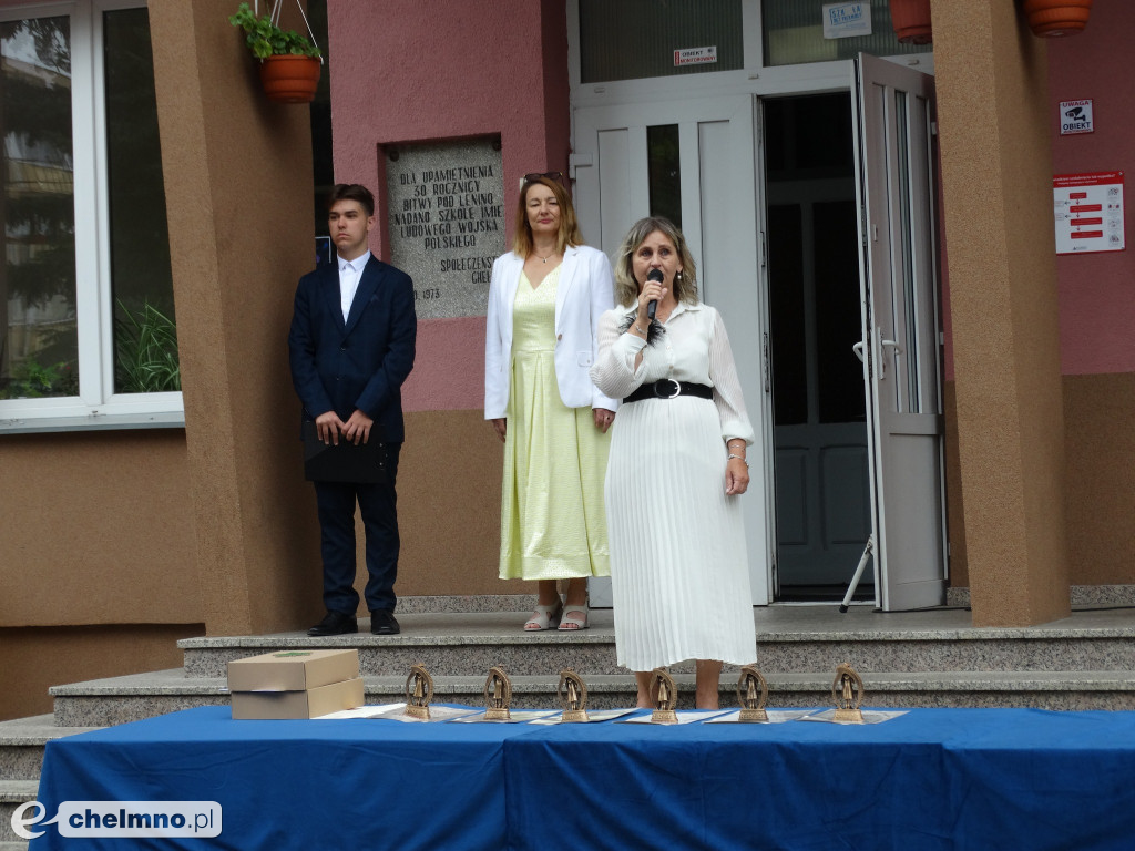 Fotorelacja z ostatniego dnia szkoły w \