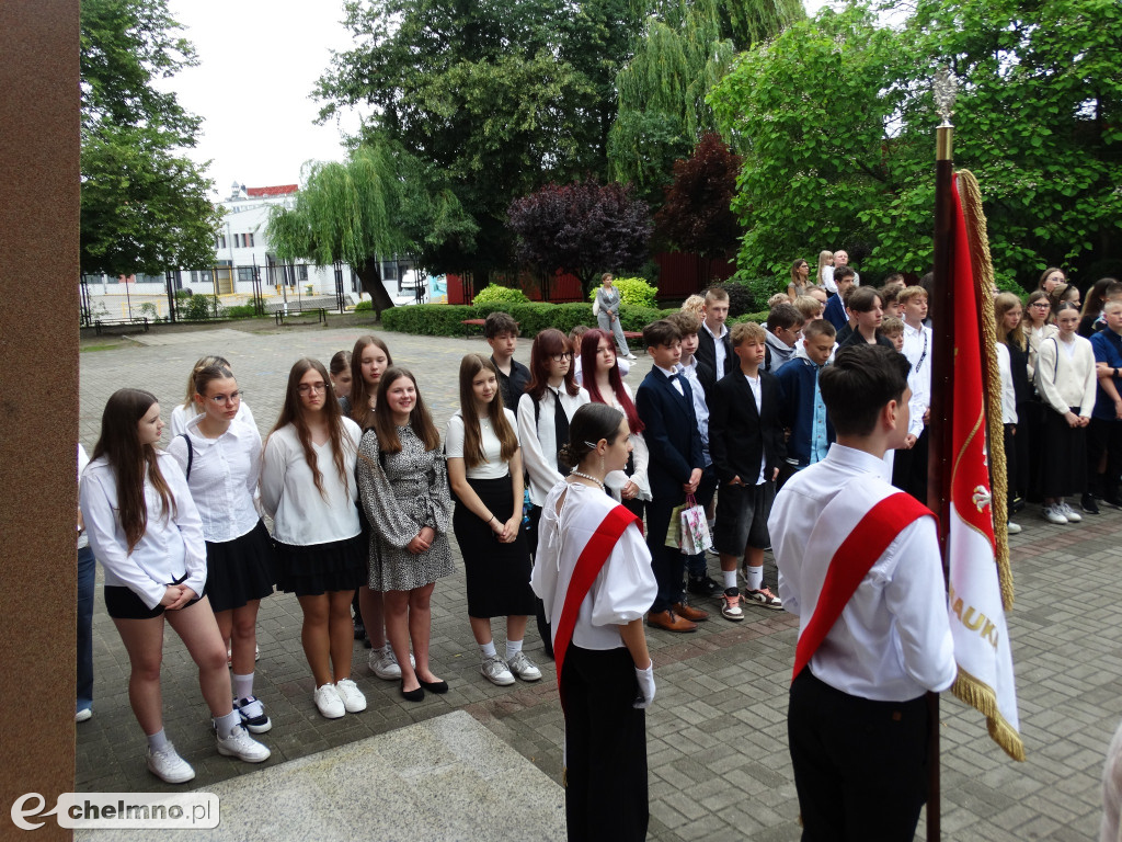 Fotorelacja z ostatniego dnia szkoły w \