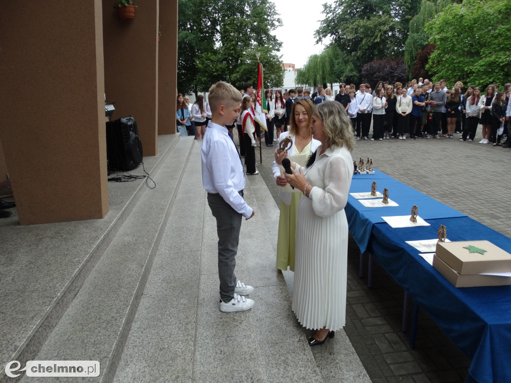 Fotorelacja z ostatniego dnia szkoły w \