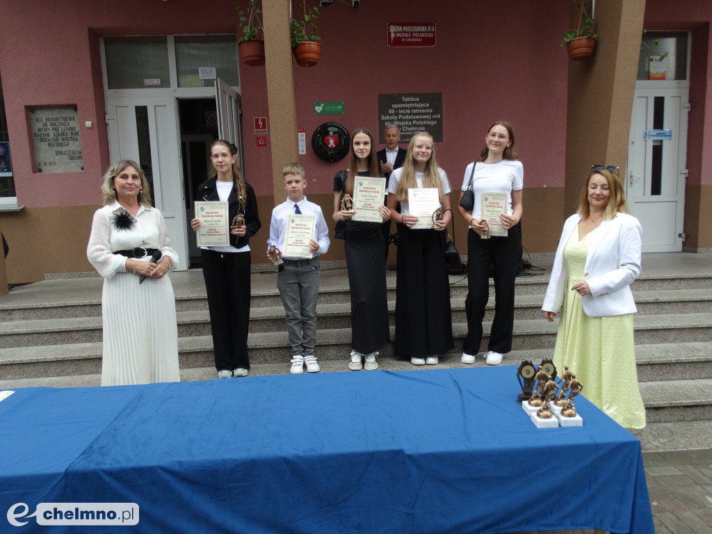 Fotorelacja z ostatniego dnia szkoły w \