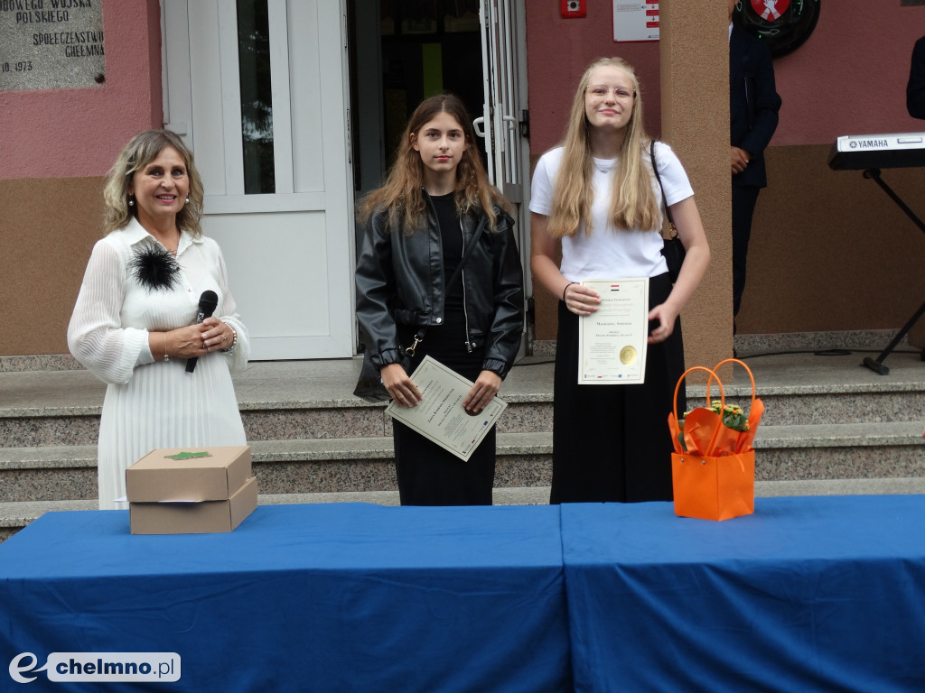 Fotorelacja z ostatniego dnia szkoły w \