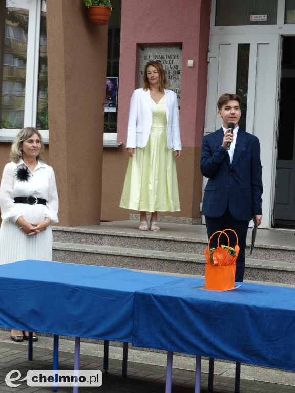 Fotorelacja z ostatniego dnia szkoły w \