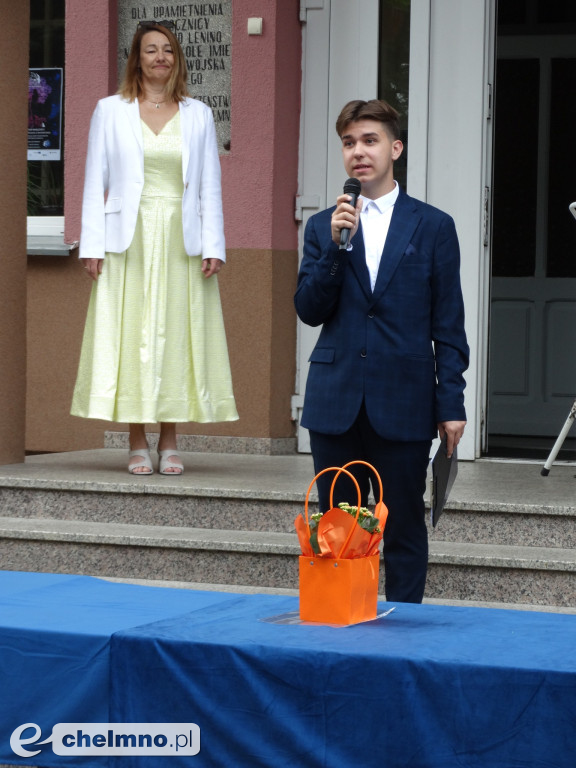 Fotorelacja z ostatniego dnia szkoły w \