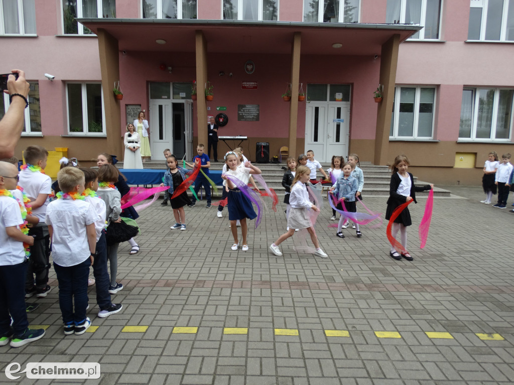 Fotorelacja z ostatniego dnia szkoły w \