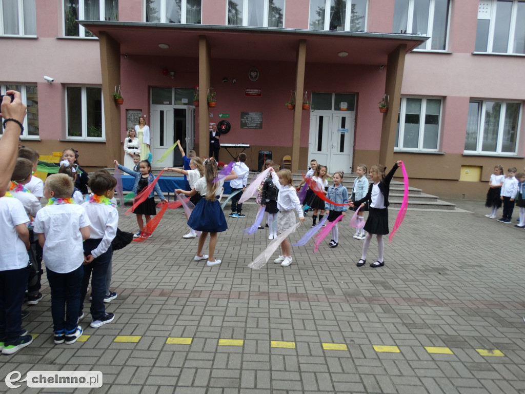 Fotorelacja z ostatniego dnia szkoły w \