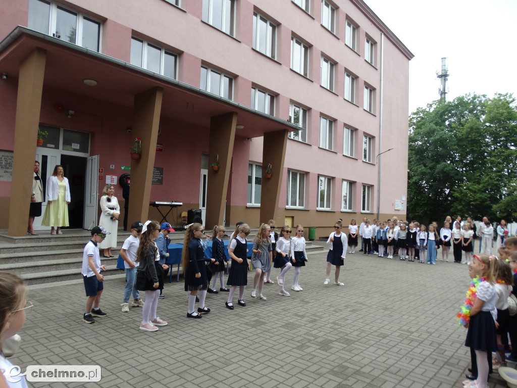 Fotorelacja z ostatniego dnia szkoły w \