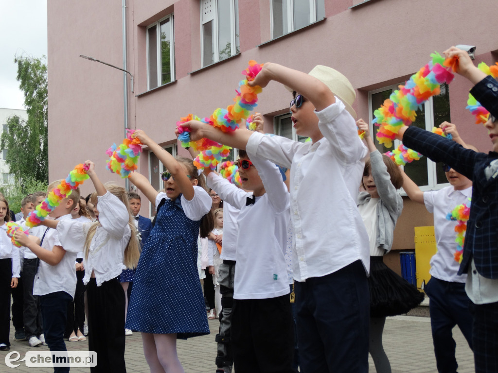 Fotorelacja z ostatniego dnia szkoły w \